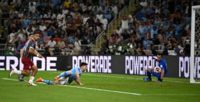 Julián Álvarez puts Manchester City ahead inside the first minute