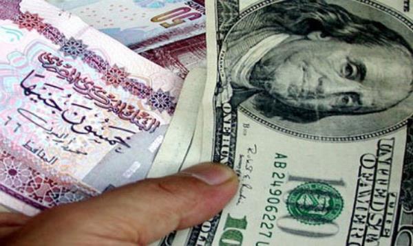 埃及黑市上的美元汇率大幅下跌