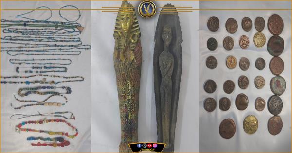 当局逮捕了一名企图走私1118件埃及文物的男子