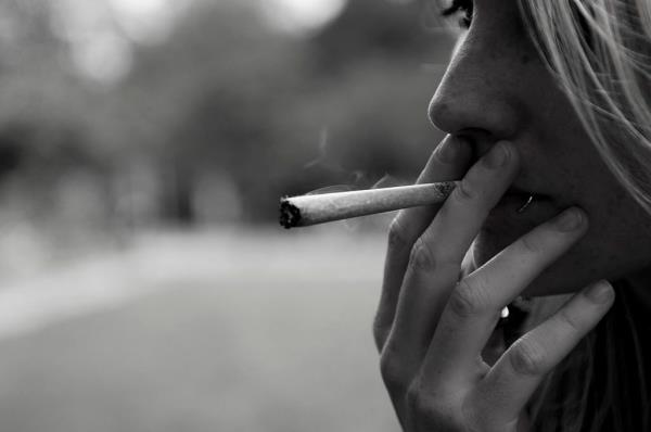 美国司法部采取措施，将吸食大麻列为不那么严重的犯罪